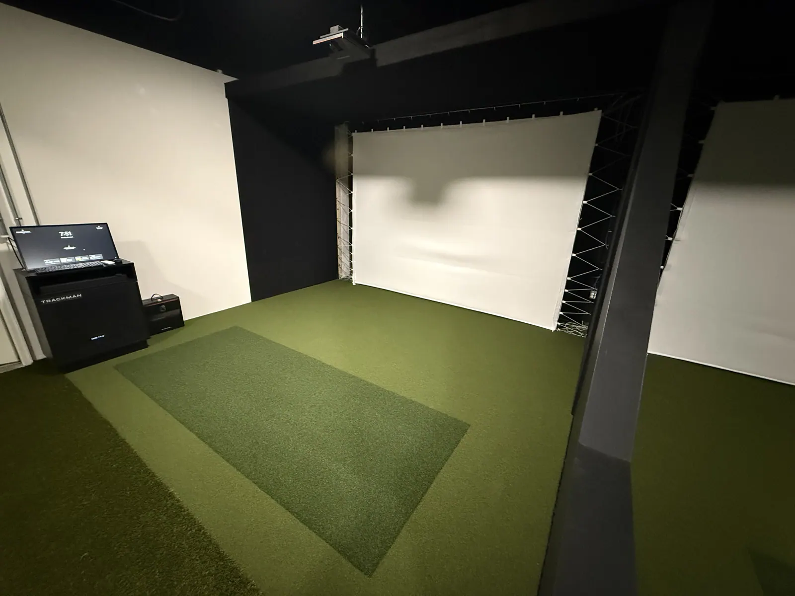 Custom golf simulator mat