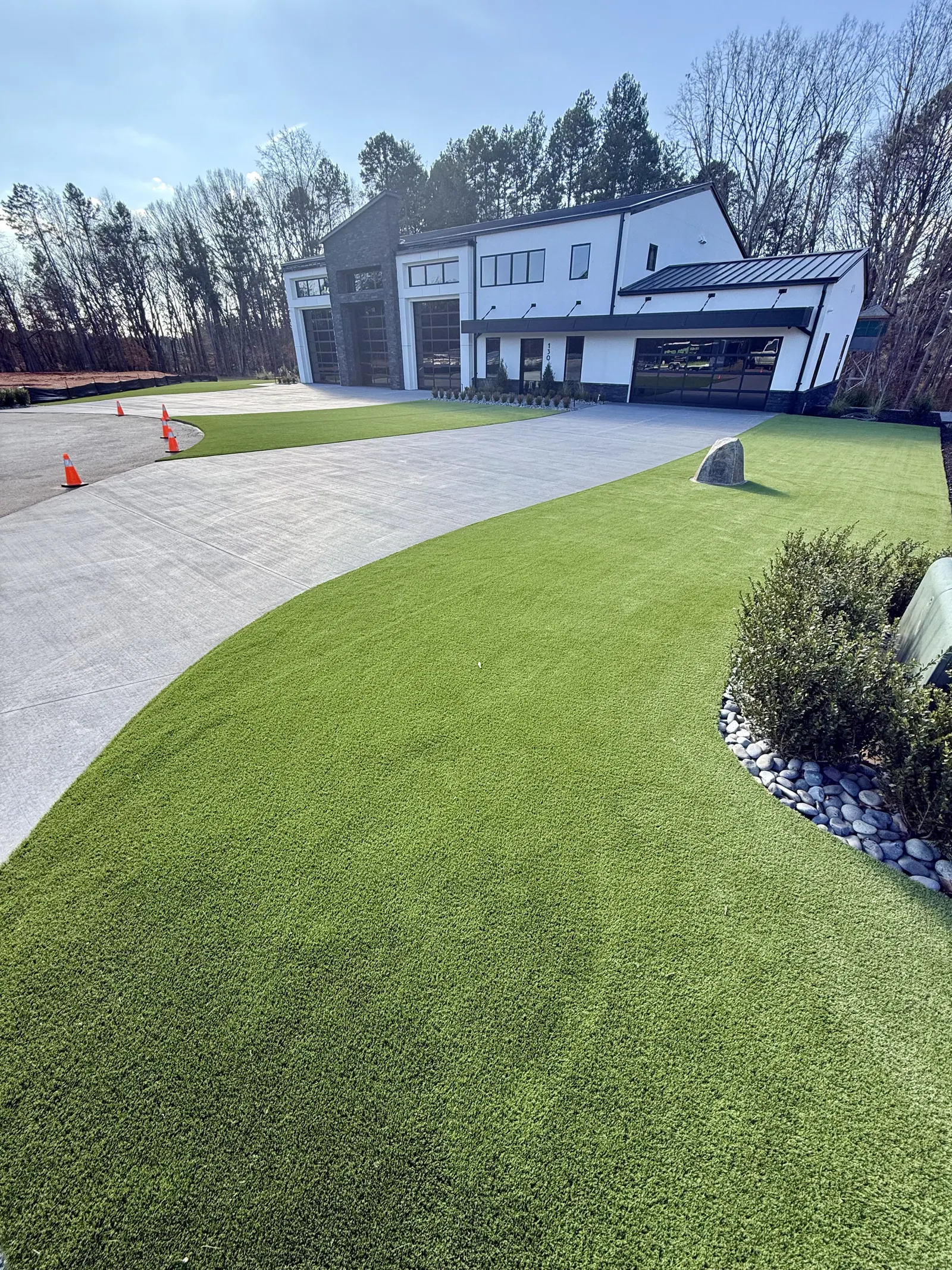 Synthetic turf maintenance
